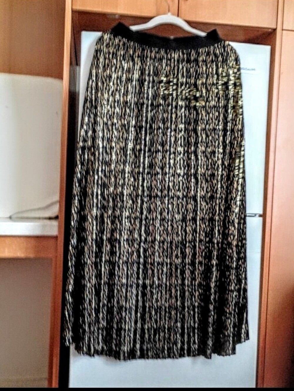 Le Soir Holly Bracken Black Gold Metallic Pleated Maxi Skirt sz Sl